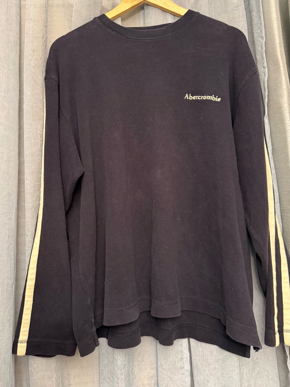 Abercrombie & Fitch Vintage Black Crewneck Sweatshirt with Cream Sleeve Stripes